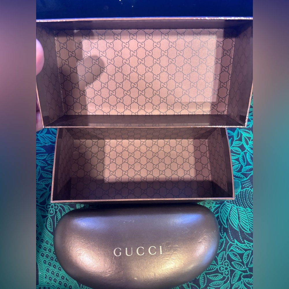 Gucci Women's Brown Gradient Round Sunglasses - Style: GG4208/s Color: 4ZGCC - Picture 10 of 13